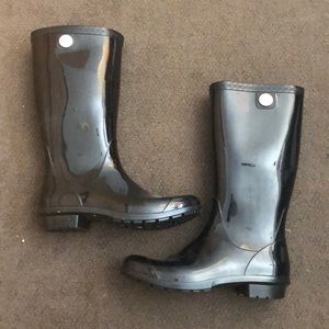 UGG RAIN BOOTS